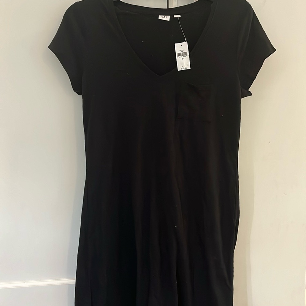 NWT black Gap t-shirt dress with small pocket on chest